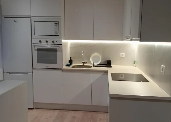 Апартаменти Apartamento Pumarin *